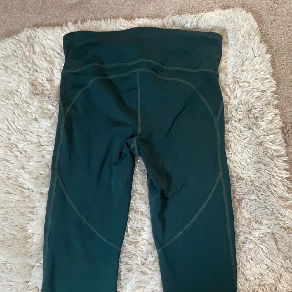Gap size small petite workout leggings in green